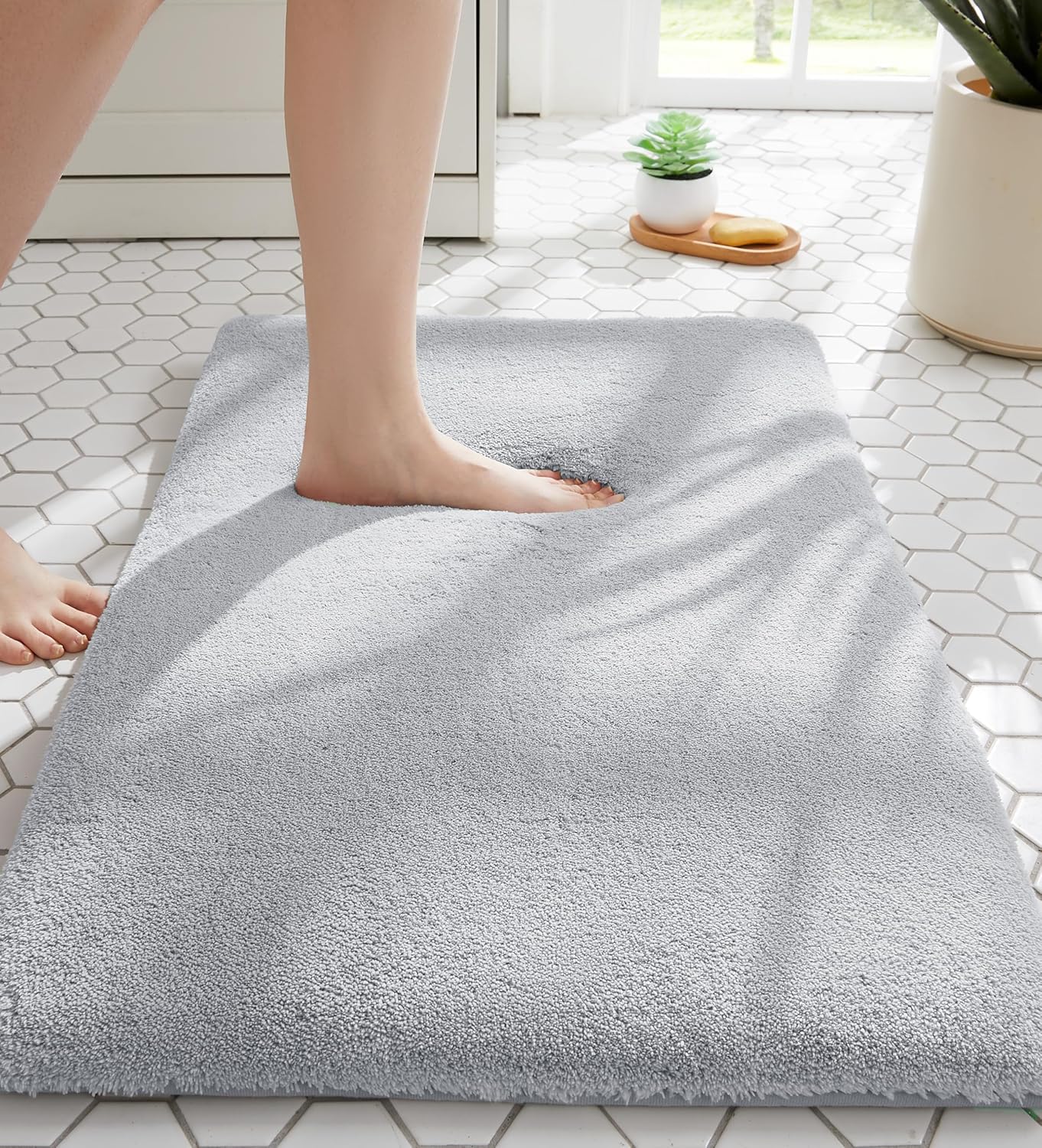 MINIDEAR Bathroom Rugs 36x24 Light Gray - Thick Memory Foam Bath Mat, Ultra Soft & Plush Fluffy, Non-Slip, Quick Dry, Absorbent Washable Floor Microfiber Mat for Tub, Home Decor Accessories