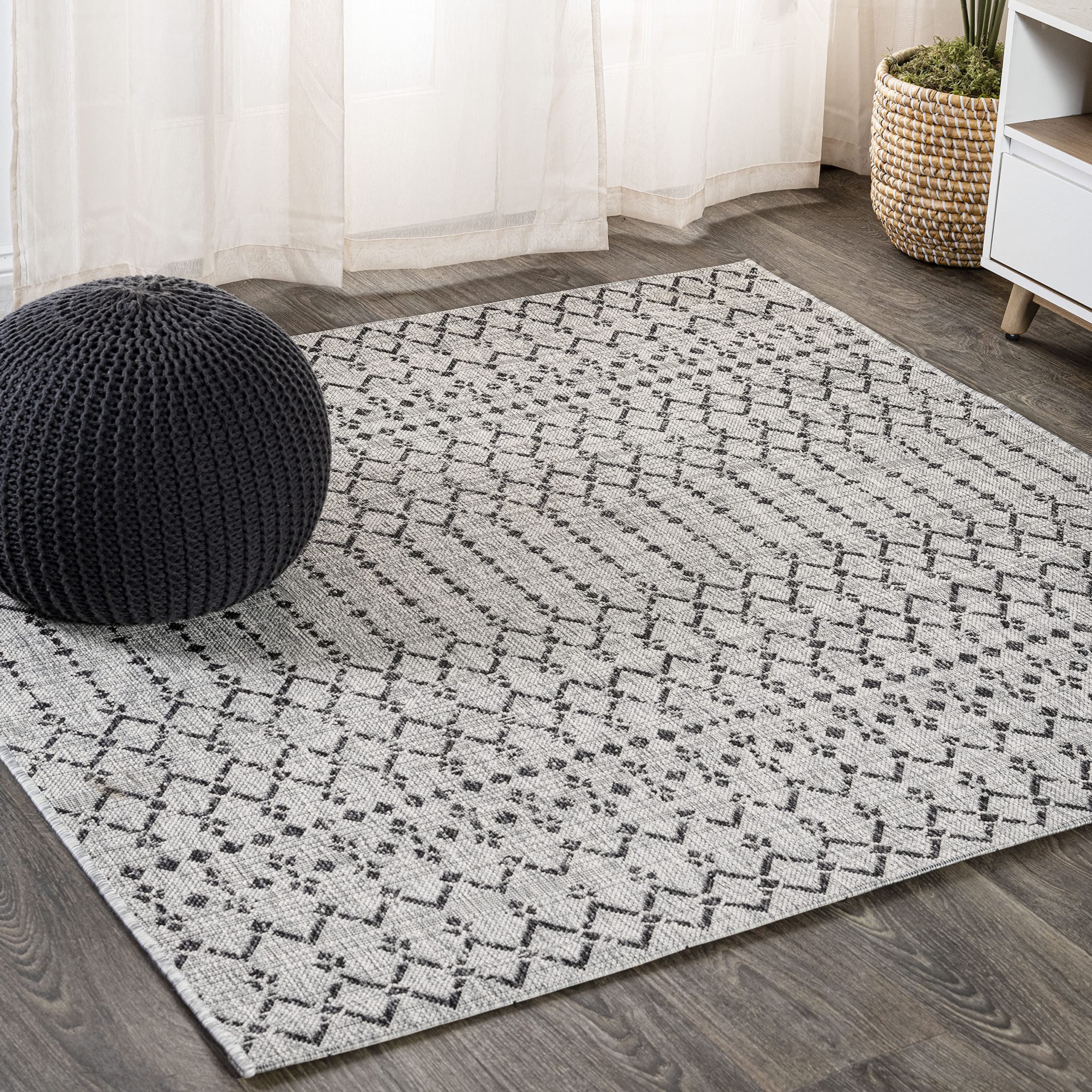 JONATHAN Y Moroccan Geometric Indoor Outdoor Area Rug 8X10 Natural/Black, Ourika Textured Weave for Backyard, Patio, Porch, Easy-Cleaning, High Traffic, Pet-Friendly, Non-Shedding (SMB108D-8)
